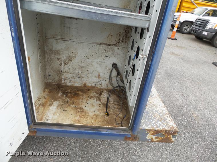 image for item DB7135 1997 Ford F450 Super Duty utility truck