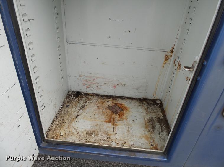 image for item DB7135 1997 Ford F450 Super Duty utility truck