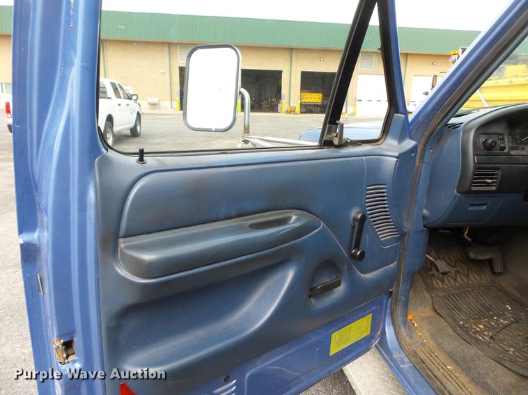 image for item DB7135 1997 Ford F450 Super Duty utility truck