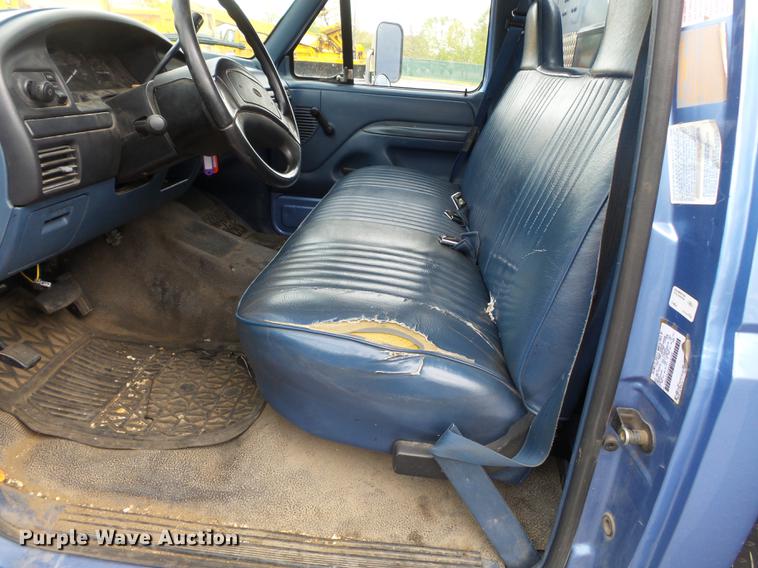 image for item DB7135 1997 Ford F450 Super Duty utility truck