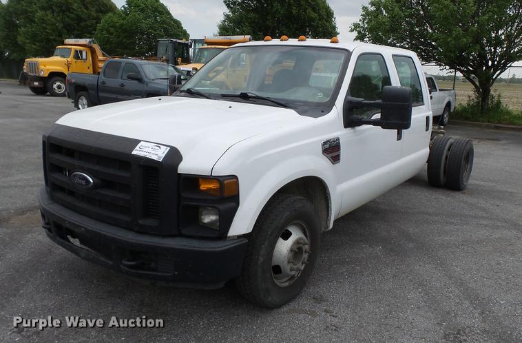 image for item DB7140 2008 Ford F350 Super Duty Crew Cab pickup truck