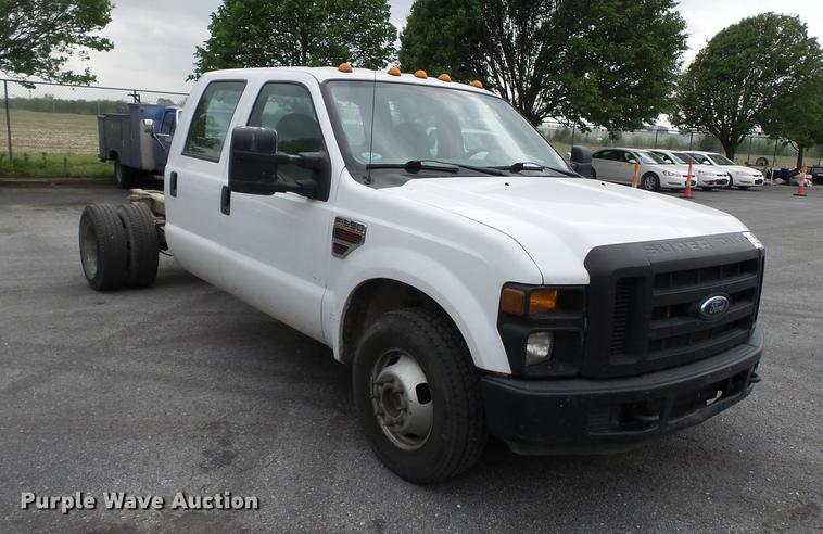 image for item DB7140 2008 Ford F350 Super Duty Crew Cab pickup truck