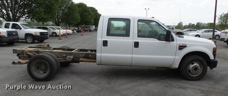 image for item DB7140 2008 Ford F350 Super Duty Crew Cab pickup truck