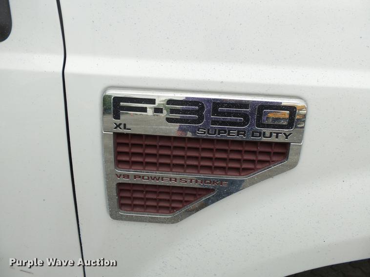 image for item DB7140 2008 Ford F350 Super Duty Crew Cab pickup truck
