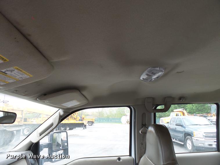 image for item DB7140 2008 Ford F350 Super Duty Crew Cab pickup truck