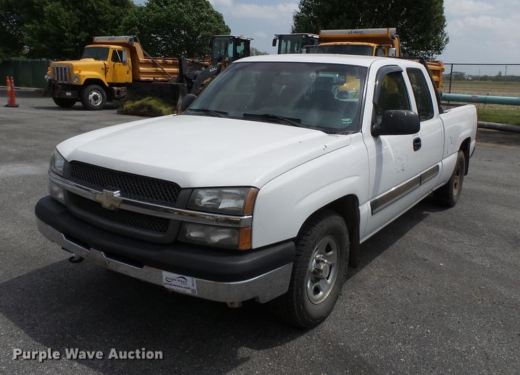 image for item DB7141 2004 Chevrolet Silverado 1500 Ext. Cab pickup truck