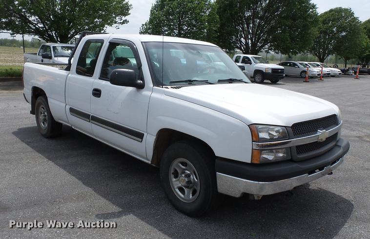 image for item DB7141 2004 Chevrolet Silverado 1500 Ext. Cab pickup truck