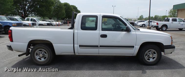 image for item DB7141 2004 Chevrolet Silverado 1500 Ext. Cab pickup truck
