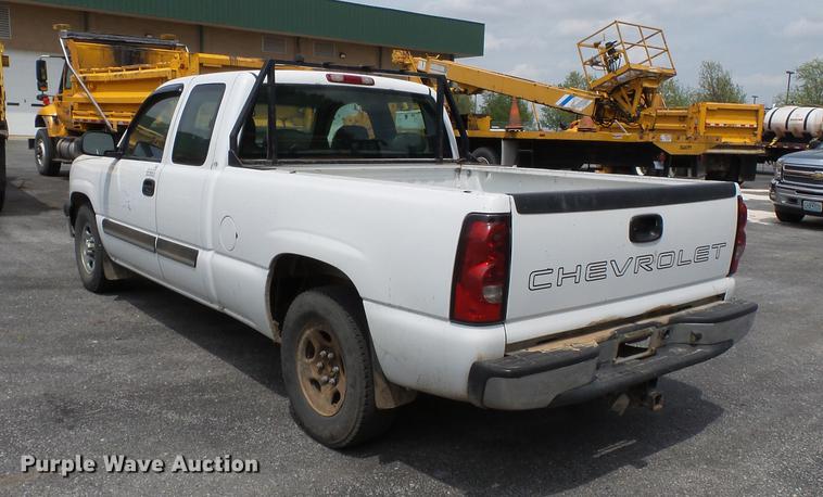 image for item DB7141 2004 Chevrolet Silverado 1500 Ext. Cab pickup truck