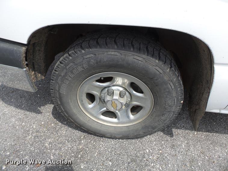 image for item DB7141 2004 Chevrolet Silverado 1500 Ext. Cab pickup truck