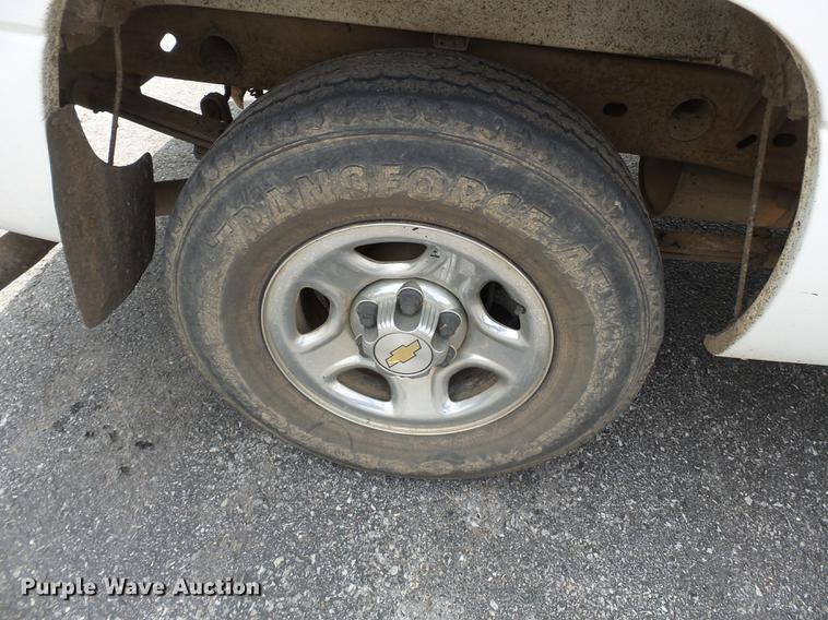 image for item DB7141 2004 Chevrolet Silverado 1500 Ext. Cab pickup truck