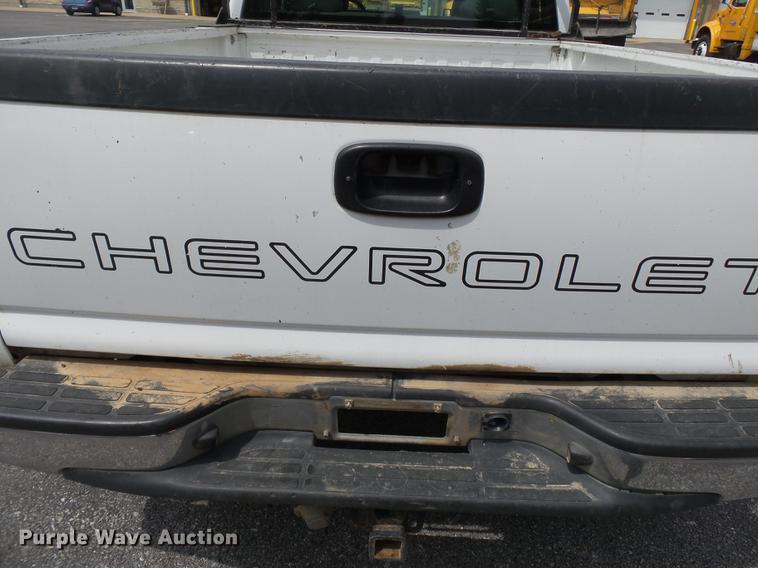 image for item DB7141 2004 Chevrolet Silverado 1500 Ext. Cab pickup truck
