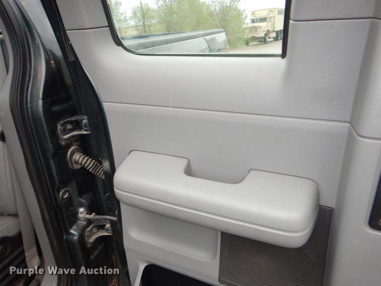 image for item DC0469 2006 Ford F150 XL SuperCab pickup truck