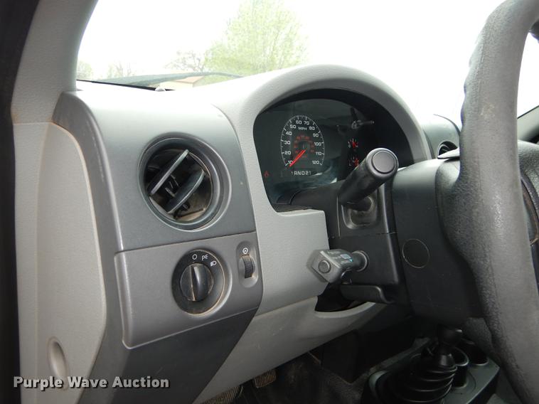 image for item DC0469 2006 Ford F150 XL SuperCab pickup truck