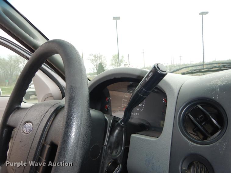 image for item DC0469 2006 Ford F150 XL SuperCab pickup truck