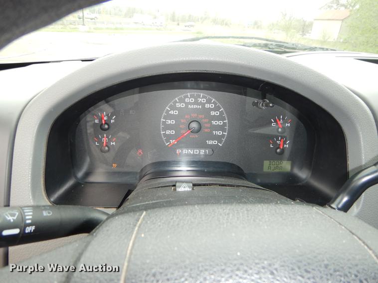 image for item DC0469 2006 Ford F150 XL SuperCab pickup truck