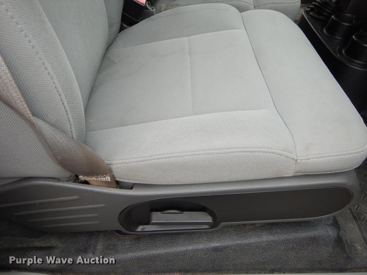 image for item DC0469 2006 Ford F150 XL SuperCab pickup truck