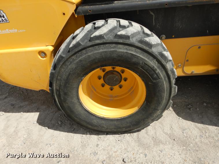image for item DC0488 2012 New Holland L230 skid steer