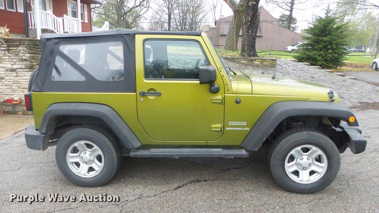 image for item DC3032 2010 Jeep Wrangler Sport SUV