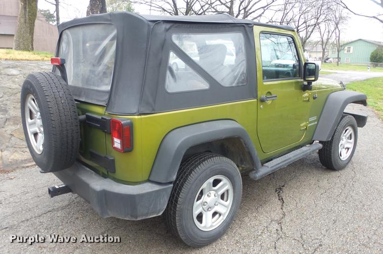 image for item DC3032 2010 Jeep Wrangler Sport SUV