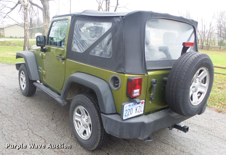 image for item DC3032 2010 Jeep Wrangler Sport SUV