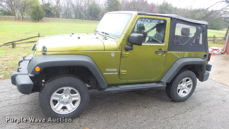 image for item DC3032 2010 Jeep Wrangler Sport SUV