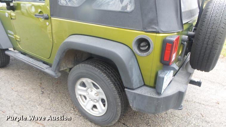 image for item DC3032 2010 Jeep Wrangler Sport SUV