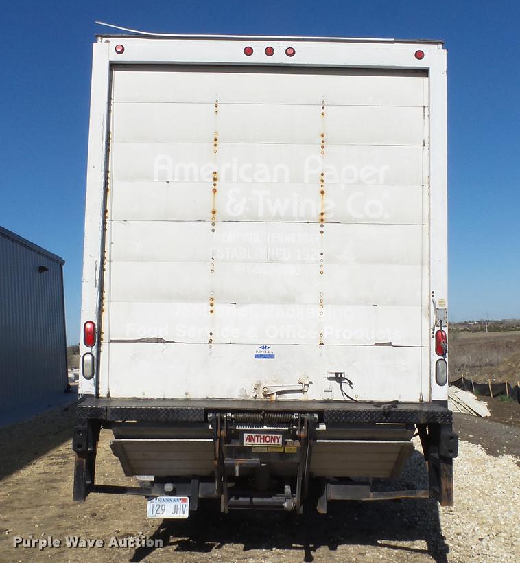 image for item DC3100 2007 Freightliner M2 106 box truck