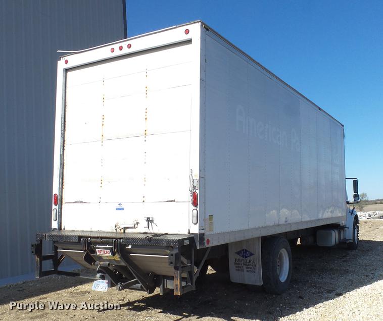 image for item DC3100 2007 Freightliner M2 106 box truck