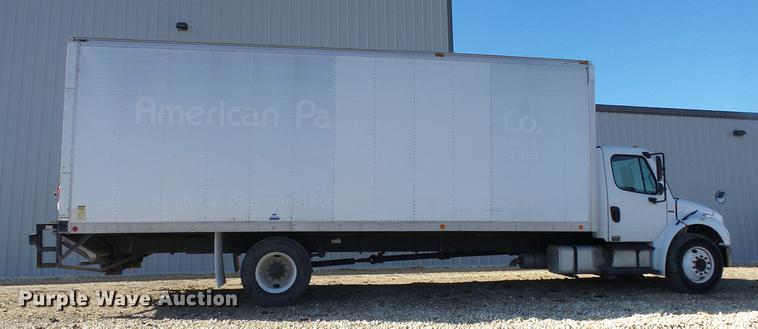 image for item DC3100 2007 Freightliner M2 106 box truck