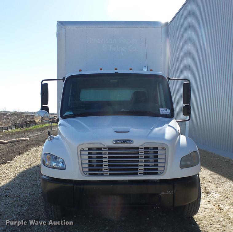 image for item DC3100 2007 Freightliner M2 106 box truck