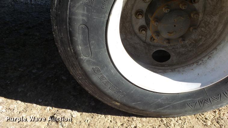 image for item DC3100 2007 Freightliner M2 106 box truck