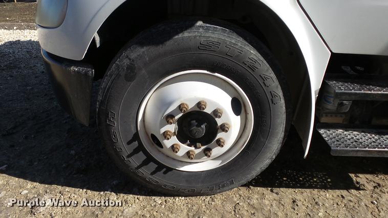 image for item DC3100 2007 Freightliner M2 106 box truck