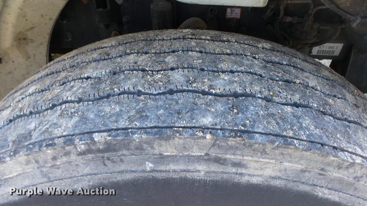 image for item DC3100 2007 Freightliner M2 106 box truck