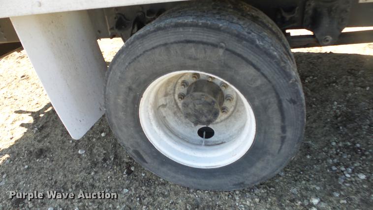 image for item DC3100 2007 Freightliner M2 106 box truck