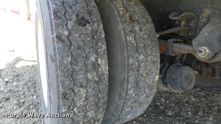 image for item DC3100 2007 Freightliner M2 106 box truck