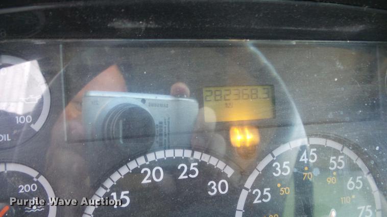 image for item DC3100 2007 Freightliner M2 106 box truck