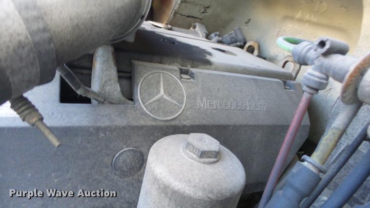 image for item DC3100 2007 Freightliner M2 106 box truck