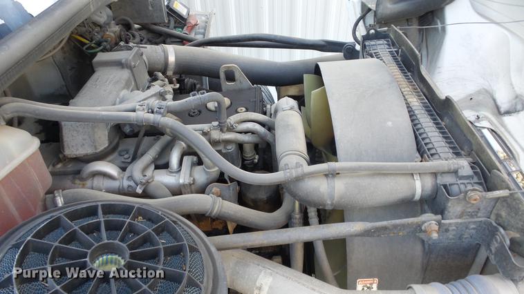 image for item DC3100 2007 Freightliner M2 106 box truck