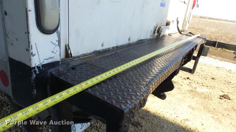 image for item DC3100 2007 Freightliner M2 106 box truck