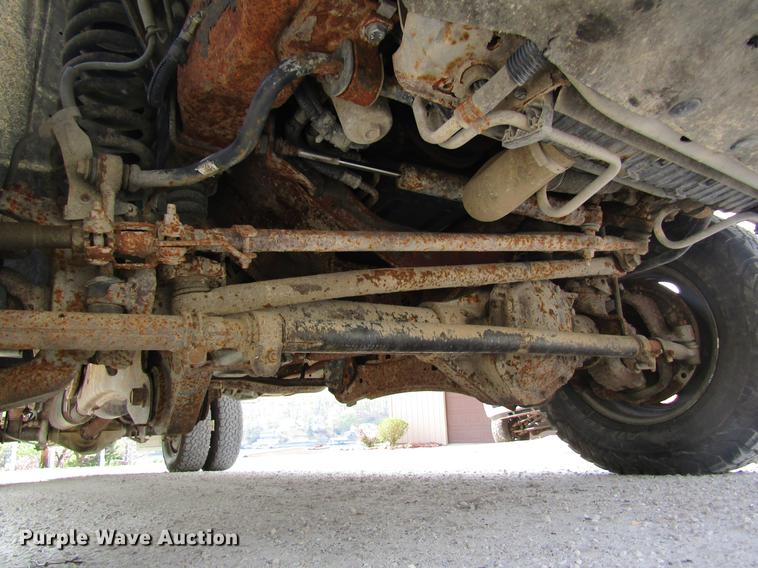 image for item DC4253 2006 Ford F350 Super Duty flatbed pickup truck