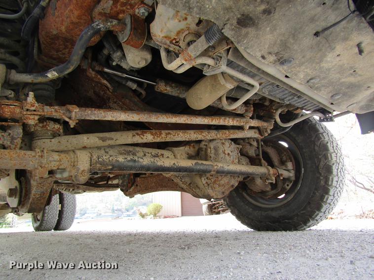 image for item DC4253 2006 Ford F350 Super Duty flatbed pickup truck