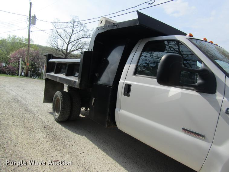 image for item DC4253 2006 Ford F350 Super Duty flatbed pickup truck