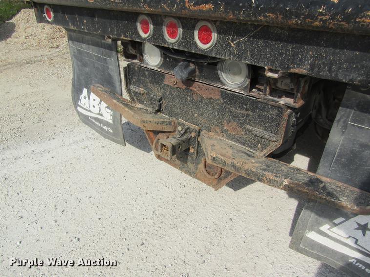 image for item DC4253 2006 Ford F350 Super Duty flatbed pickup truck