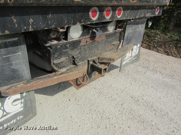 image for item DC4253 2006 Ford F350 Super Duty flatbed pickup truck