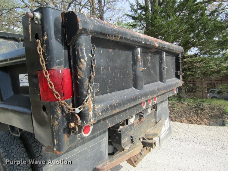 image for item DC4253 2006 Ford F350 Super Duty flatbed pickup truck