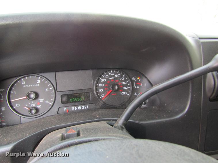 image for item DC4253 2006 Ford F350 Super Duty flatbed pickup truck