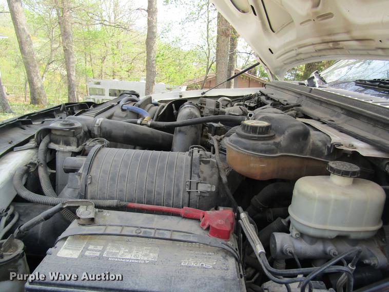 image for item DC4253 2006 Ford F350 Super Duty flatbed pickup truck