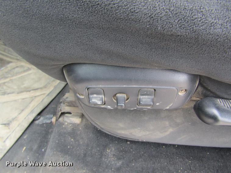 image for item DC4257 2004 Dodge Ram 3500 Quad Cab flatbed pickup truck