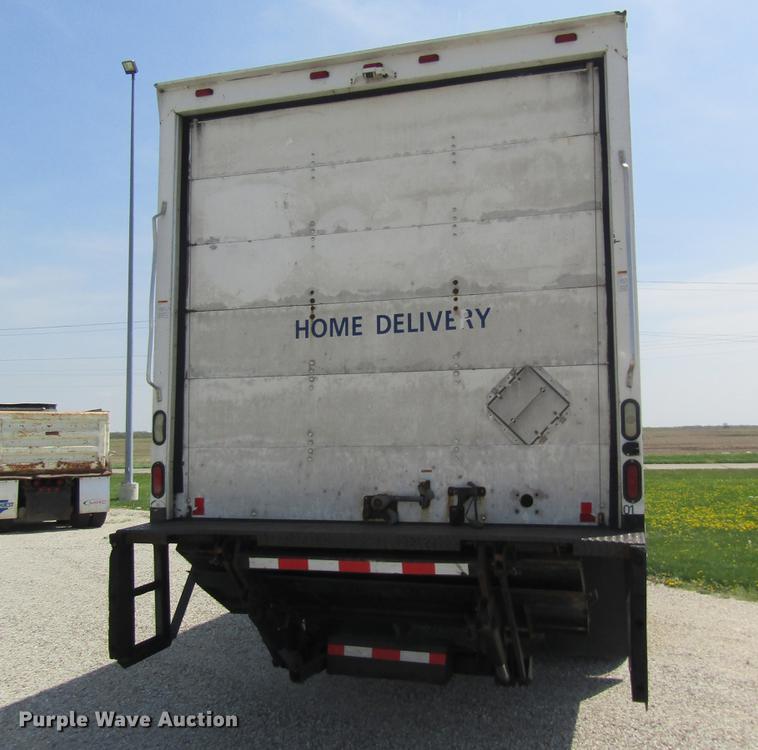 image for item DC4263 2007 International 4200 box truck